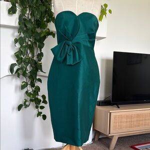 Elegant Green Strapless Dress
